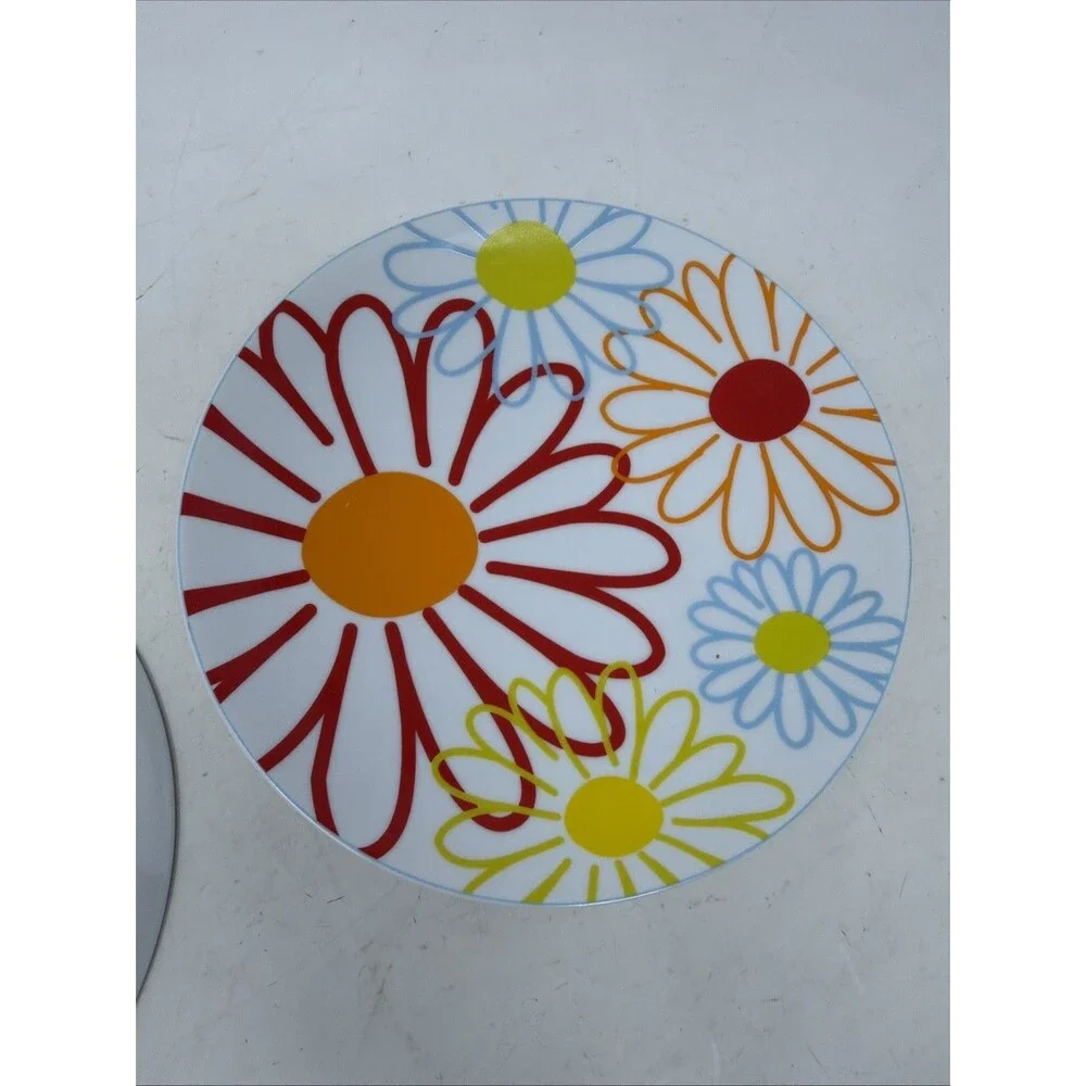 Set of 2 Crate & Barrel “Bloom” Daisy Flower 8.75” Salad Plates NWT